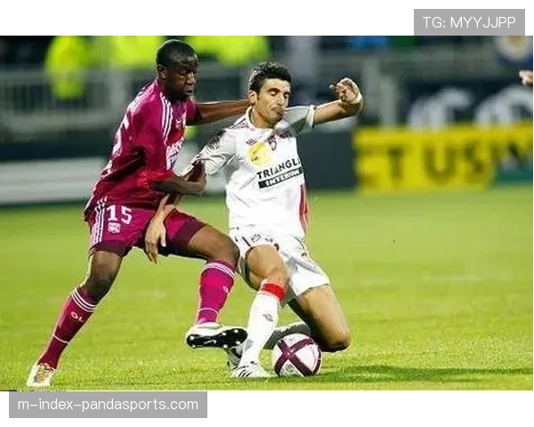 中游球队交锋趋向保守主义，最后时刻换人凸显拿分心态