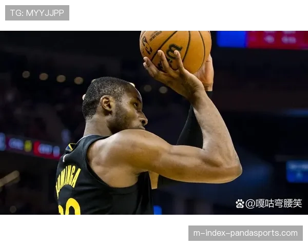 库里出手选择更趋合理 勇士后卫适应战术体系调整